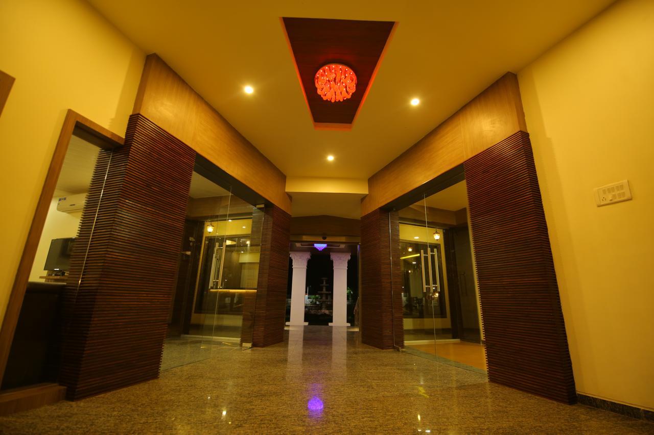 Saubhagya Inn International Lucknow Esterno foto