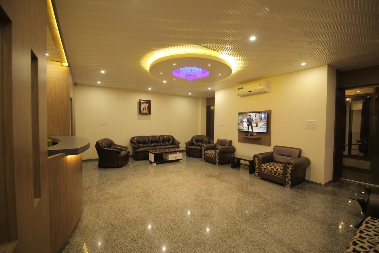 Saubhagya Inn International Lucknow Esterno foto